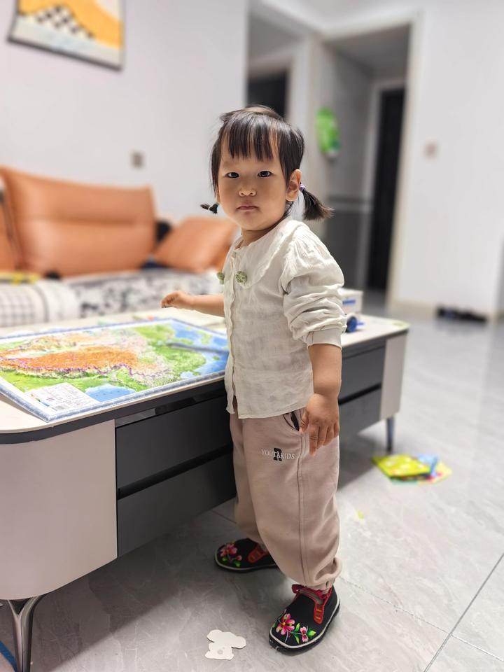 非常有年代感的小花鞋