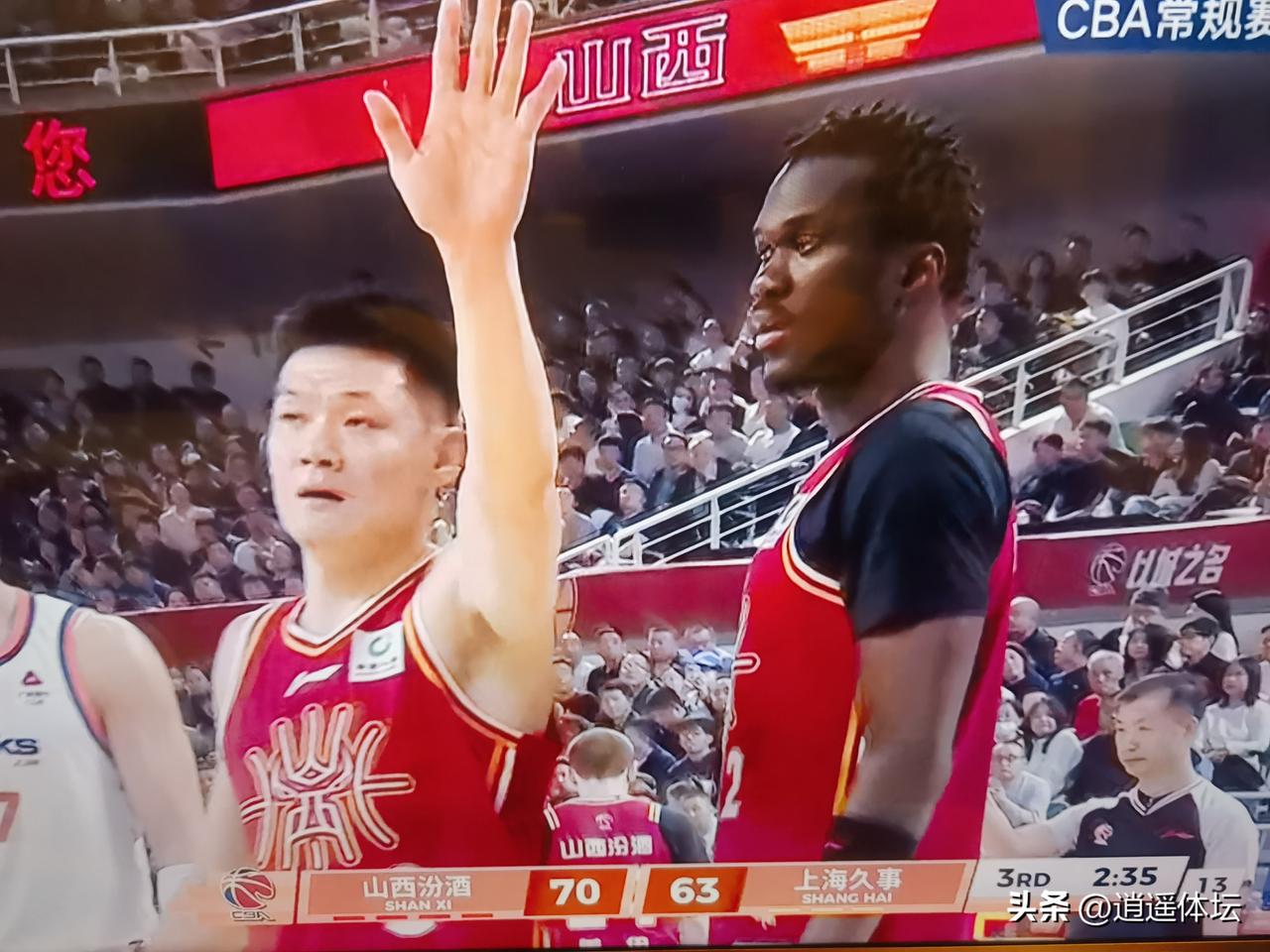 别再骂邱彪了！
      看看山西汾酒迎战上海久事的比赛，全场比赛山西压着上海