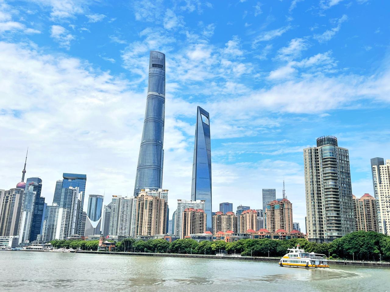 上海凭什么被拍了千万遍出类拔萃、标新立异、时代潮流、对标国际、世界之窗，太多的标