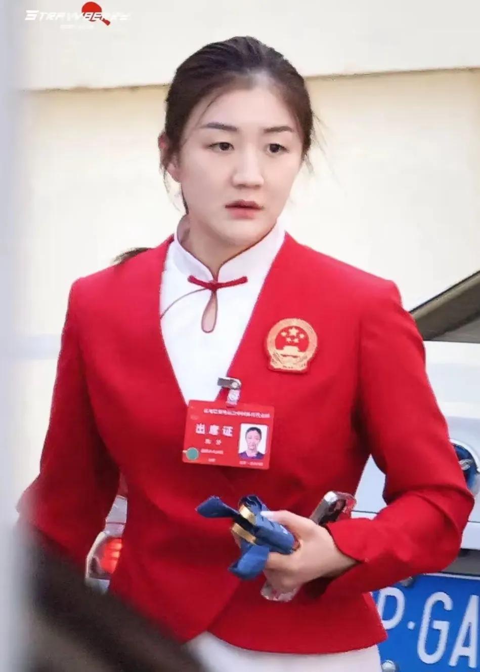 陈梦好美啊！在颁奖大会上，奥运会女子单打冠军陈梦出镜，惊艳！陈梦的形象和气质都很