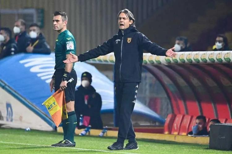 大因扎吉下课了，本来下一轮就是与国米的较量，因扎吉兄弟德比，看来是无缘看到了。
