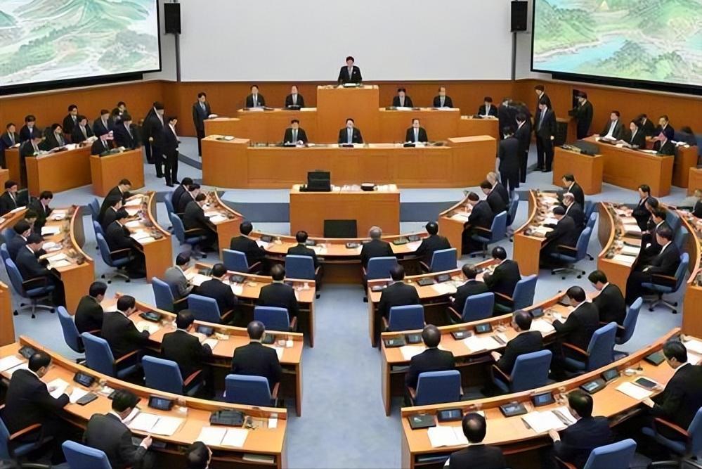 4月10日日本《外交蓝皮书》出炉，对华定位直接降级，这不是简单的文字修改，是日本