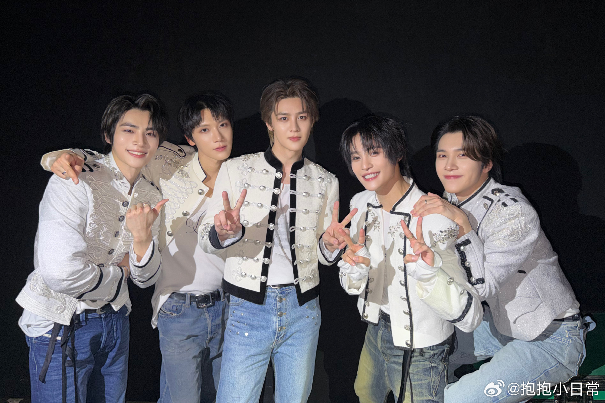 威神v合体录新综威神v同框录综艺我的快乐老家回来了！威神V合体录新综风华合伙人，