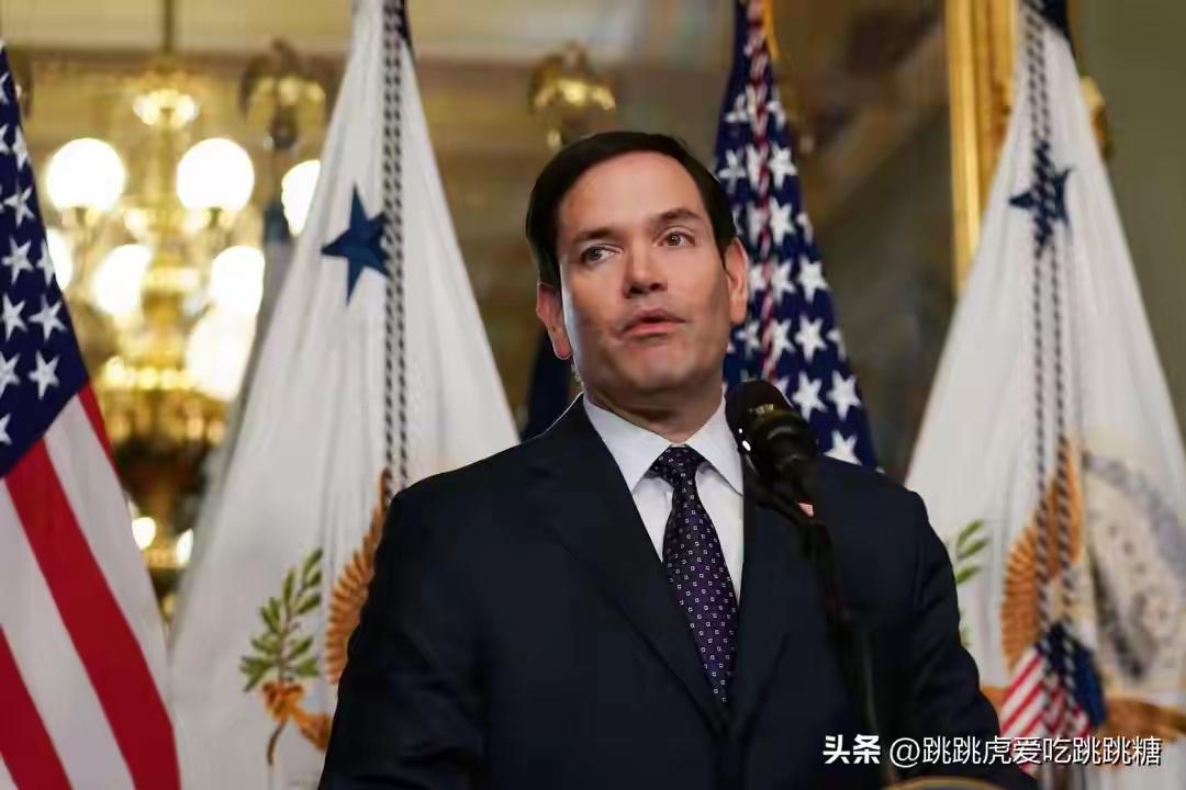 美媒称美国务卿和防长居住地上空出现不明无人机！看来追杀令见效了，常言道多行不义必