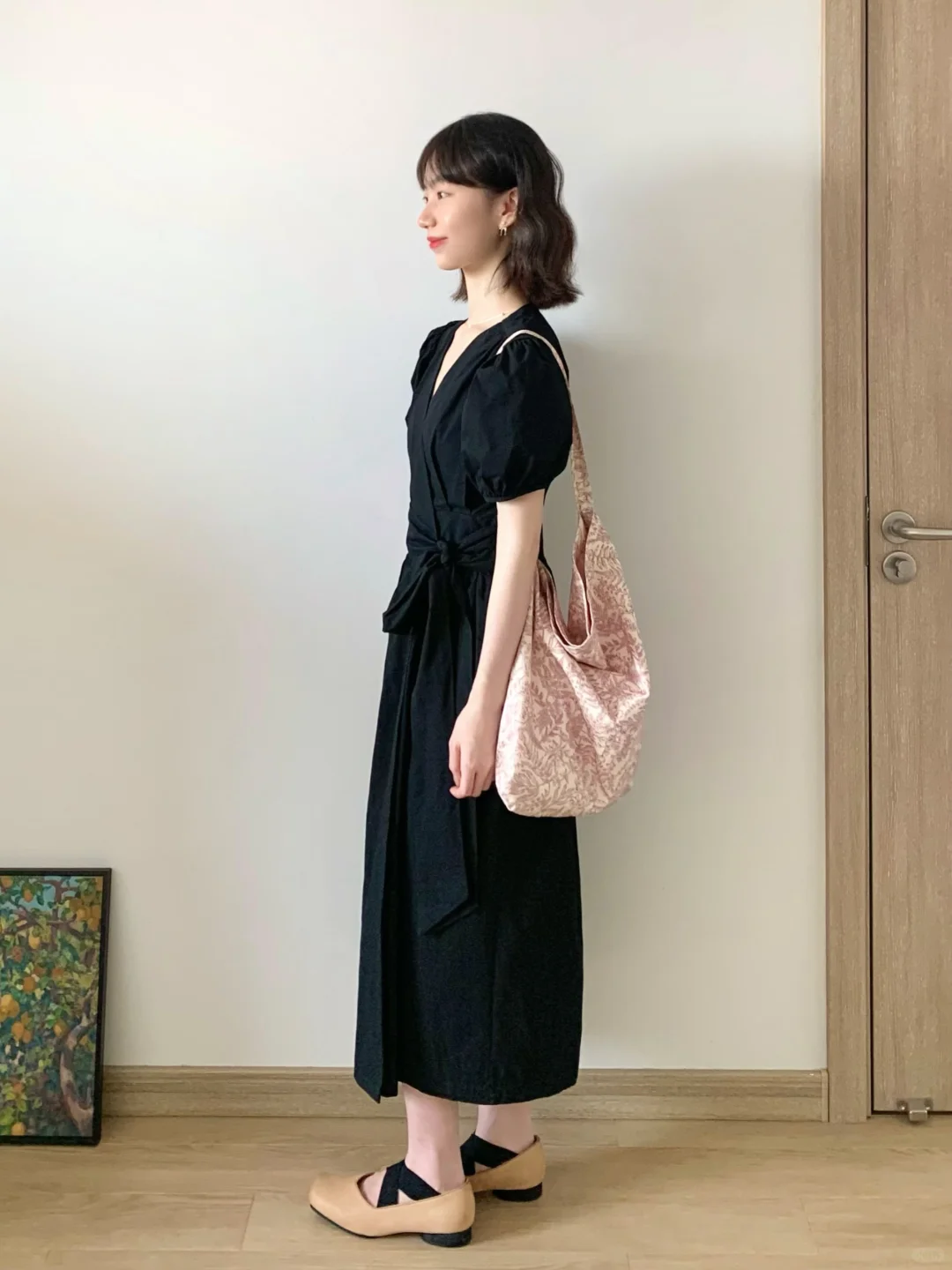 🕊️气质小黑裙和粉色帆布包～