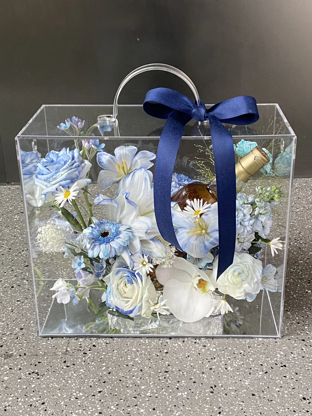 蓝色系红酒花盒送客户｜北京花店