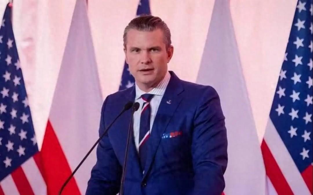 美总统访华的专机还没起飞，五角大楼的“通告”就先到了。嘴上说着不遏制，手却伸向了