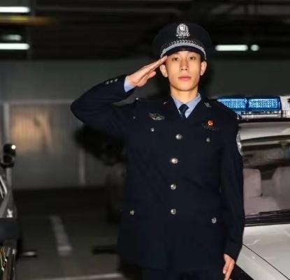 给为正义挺身而出的耿飞桐点赞！
 
2026年2月6日19时20分许，在北京地铁