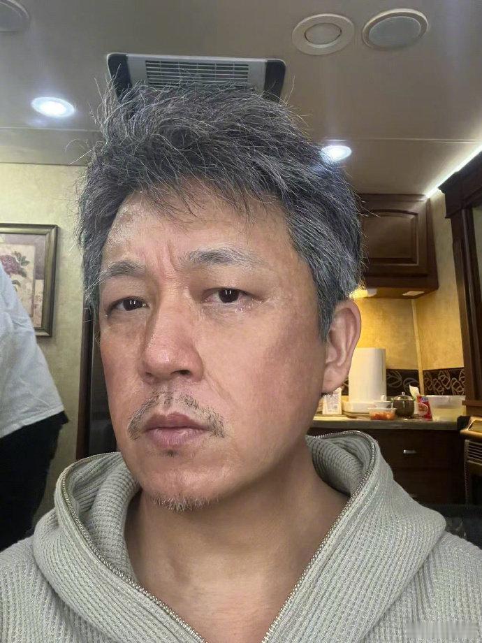来看娱乐潘粤明说出演黑夜告白很幸运潘粤明感谢黑夜告白观众潘粤明真诚发文致谢观众剧