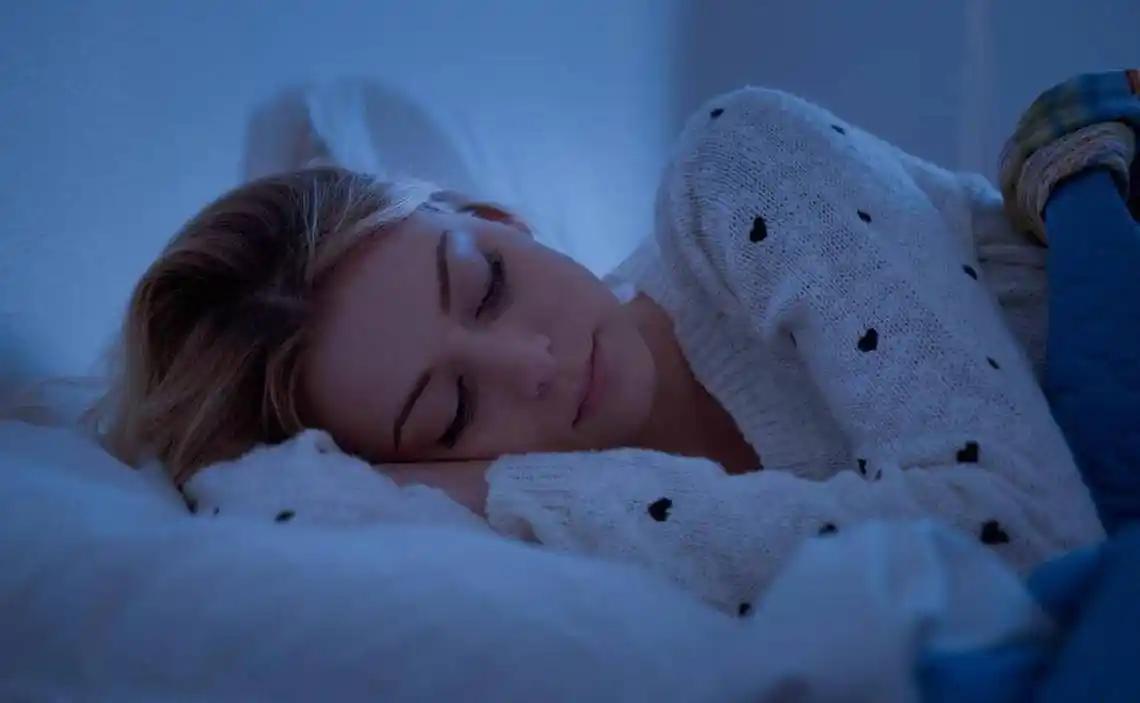 “早睡早起”过时了？医生忠告：过了65岁，睡觉尽量要做到这4点

随着年龄的增长