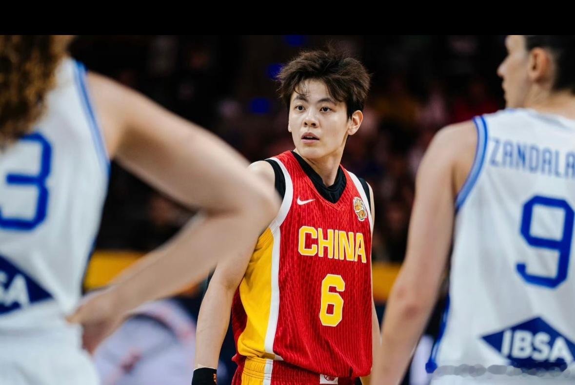 惊喜，中国女篮20分大胜意大利拿下小组第二，附加赛碰波多黎各谁都没有想到，一觉醒