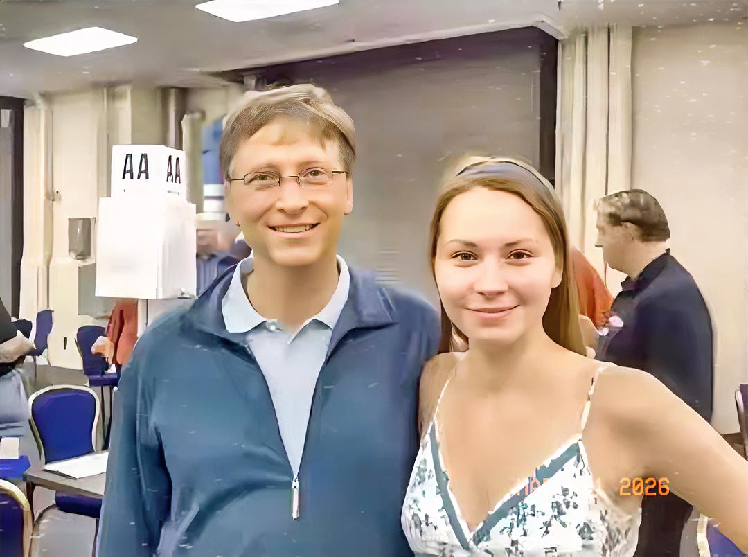 盖茨婚外情人照片曝光！《华尔街日报》报道他承认和两位俄罗斯女性有婚外情，一个是桥