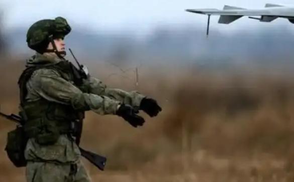 很多人以为，中国不军援俄罗斯，是怕了西方的制裁，错了！真相是，9·3阅兵之后，西