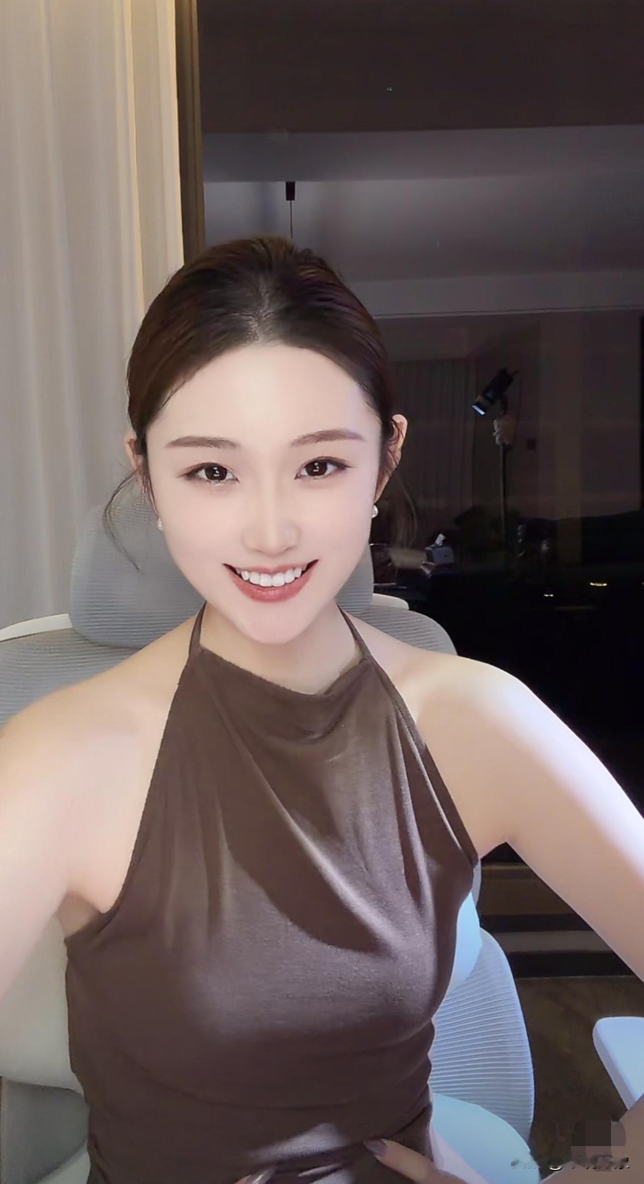 这个标准做你的女朋友不知道符不符合你的审美？