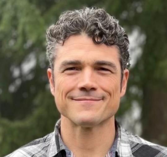 因反对特朗普发起伊朗战争而辞职的美国前国家反恐中心主任乔·肯特今天发文说：“总统