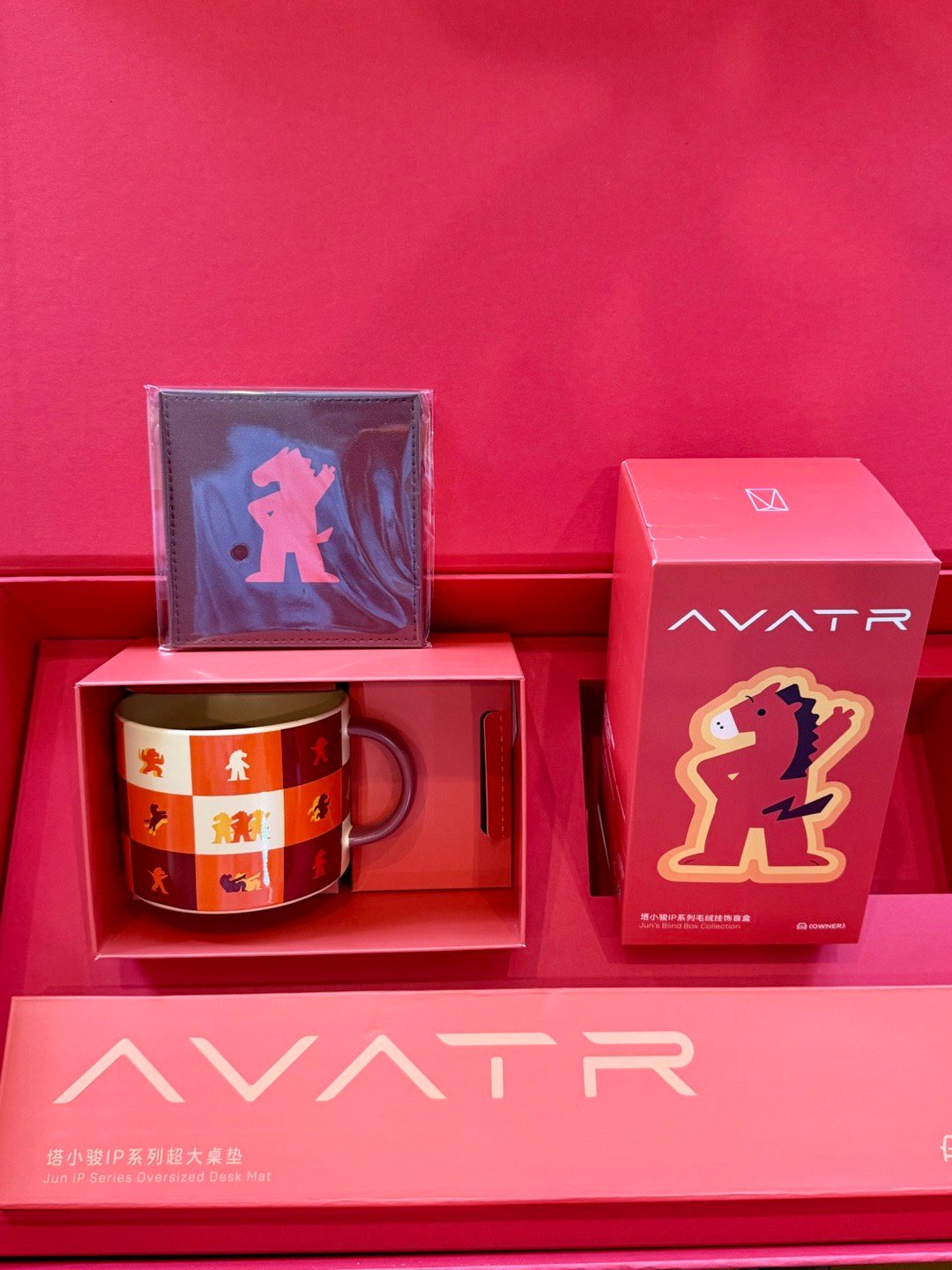 阿维塔新春礼盒，有马年盲盒，马克杯和超大座垫，有喜欢的吗？评论，抽！  抽奖详情