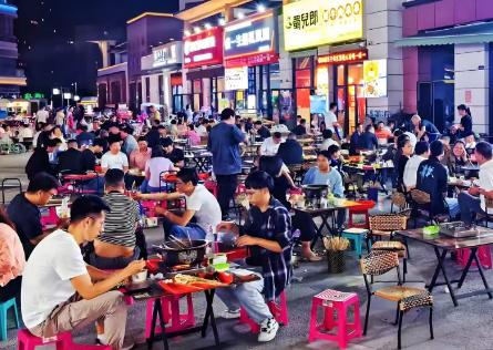 九月刚开头，消费圈就炸了个大雷！高德地图突然甩出个“扫街榜”，听着像街边小吃排行