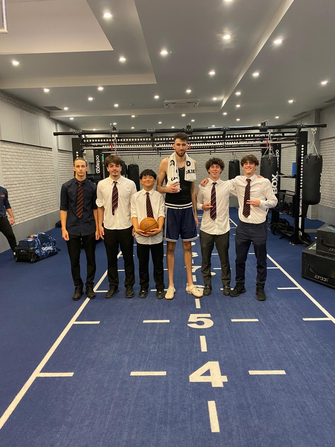 City of London School发文：NBA总冠军球员到访本校可不是常