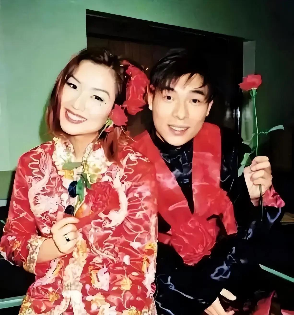 性学家说：“男人和女人的关系，如果是真爱，上床无君子，相聚无淑女。男女交往的本质