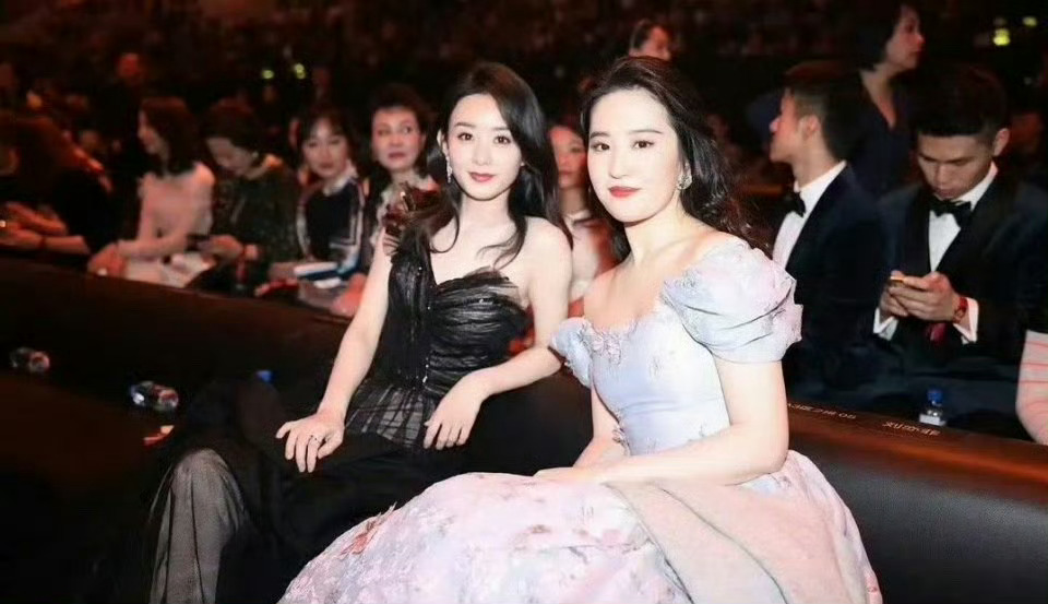 这样看刘亦菲在85花中也不出众啊，为什么只有她被称为神仙姐姐呢？ 