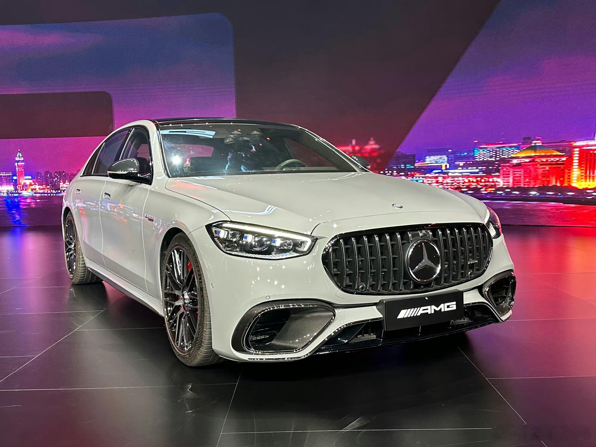 S63 首发特别版 灰外黑内 选ETC 预计6月底7月初到 加35万含消费税 ​