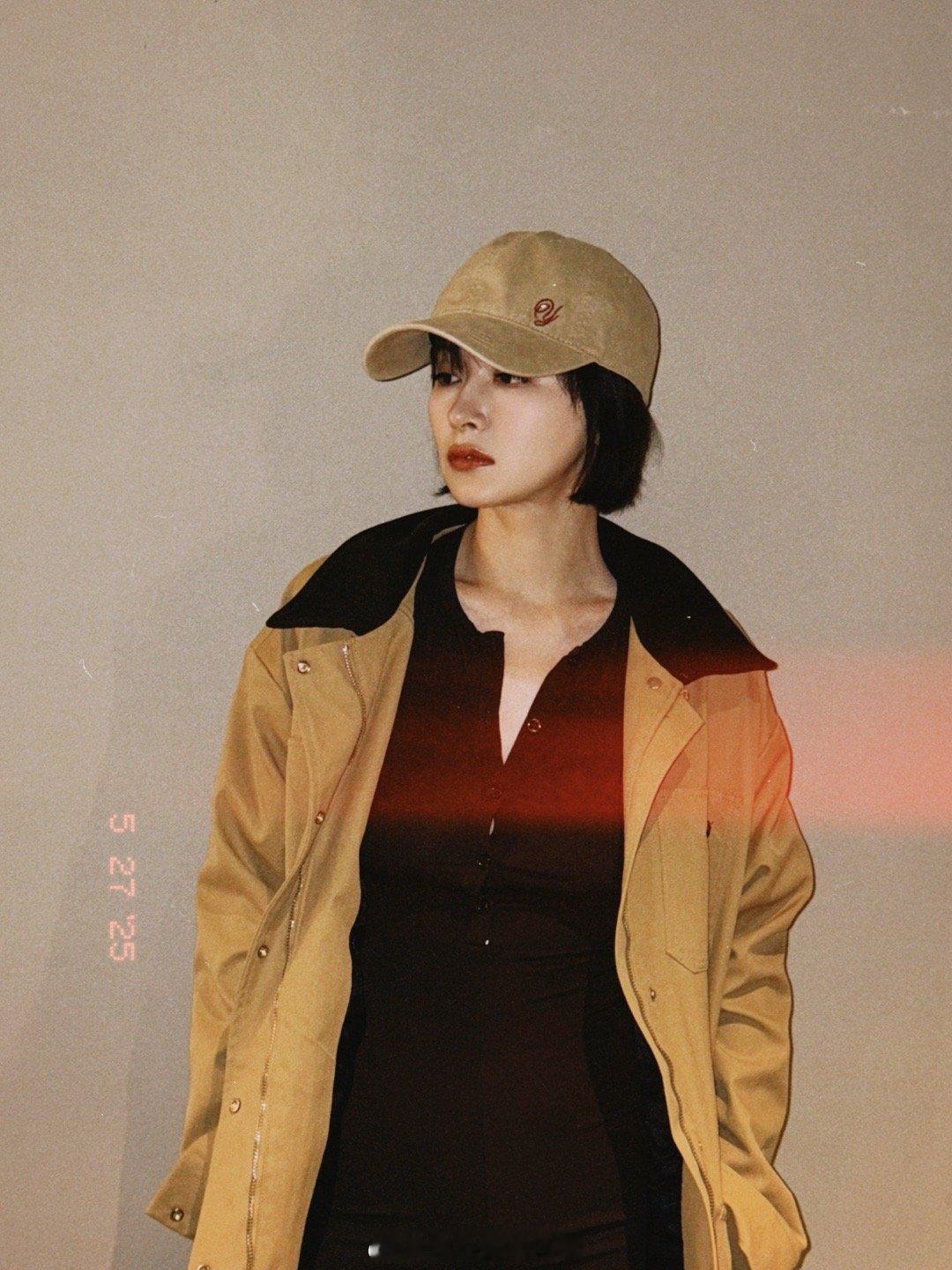 李萌萌演了Mike的女主角李萌萌的颜值可以堪称是内娱新晋爱情电影女主脸了吧！感觉
