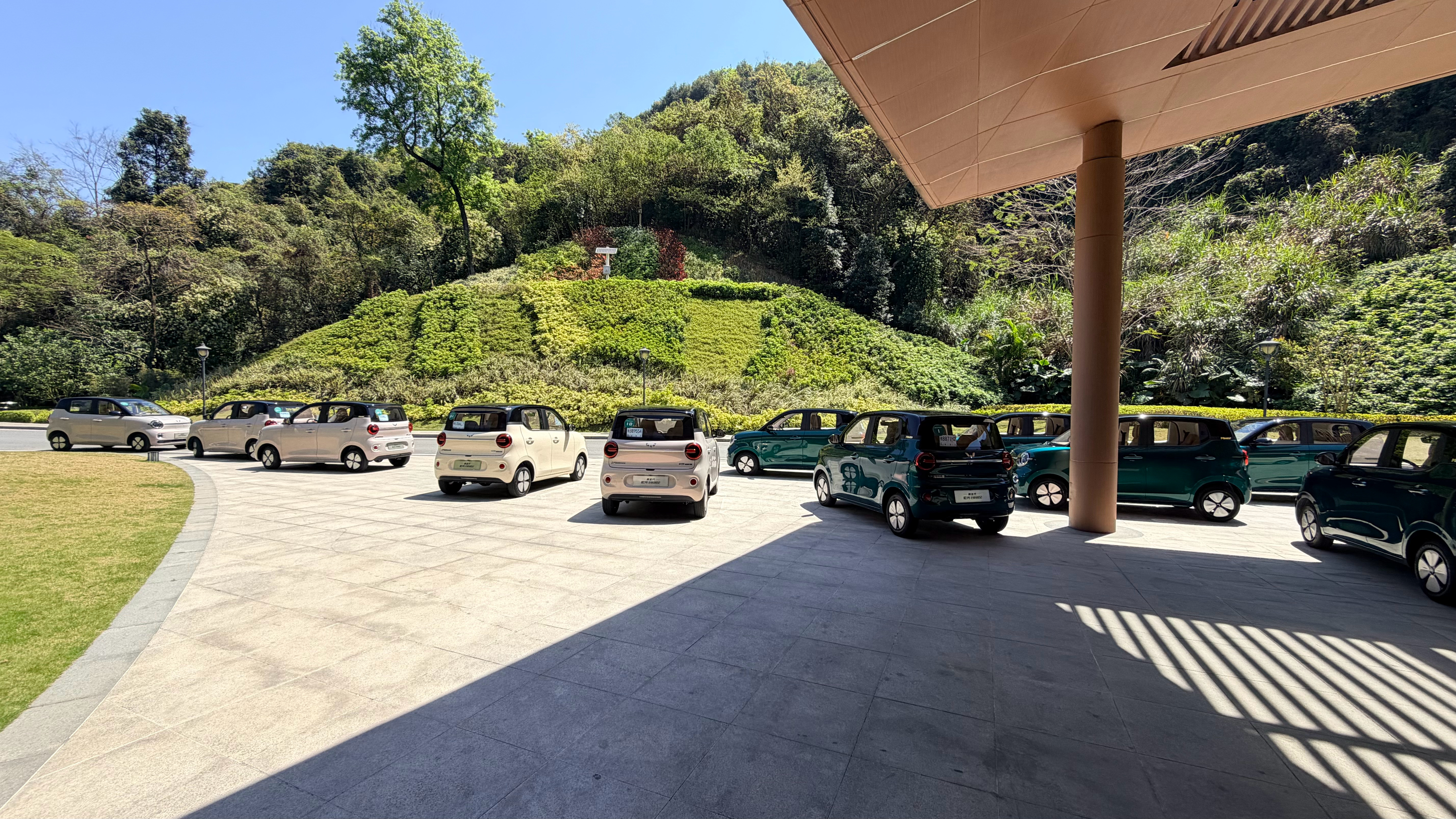 车小好啊，就像小蚂蚁一样，停着方便，也好挪车🚗😂 