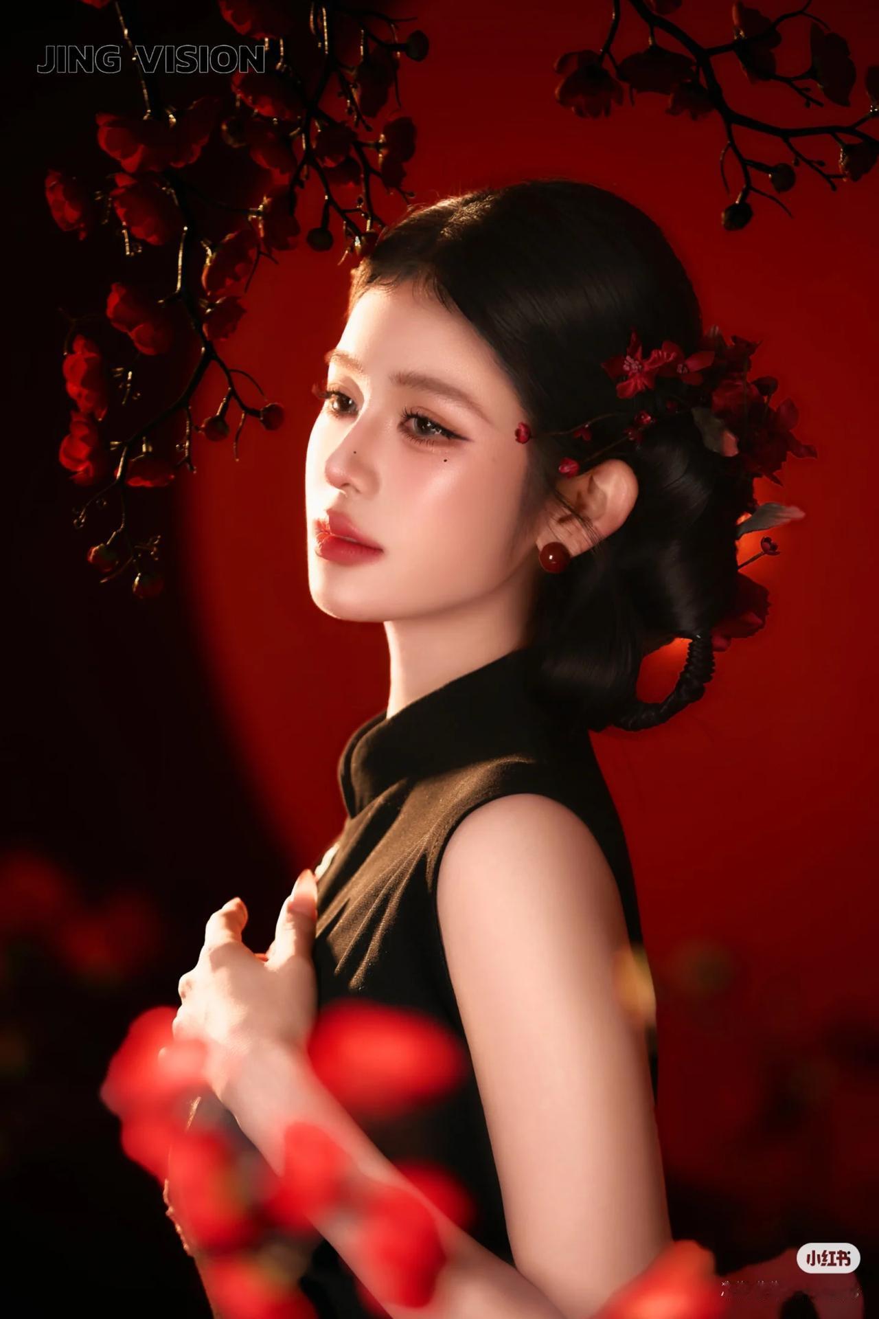 优雅与性感，你会怎么选美女旗袍穿搭写真