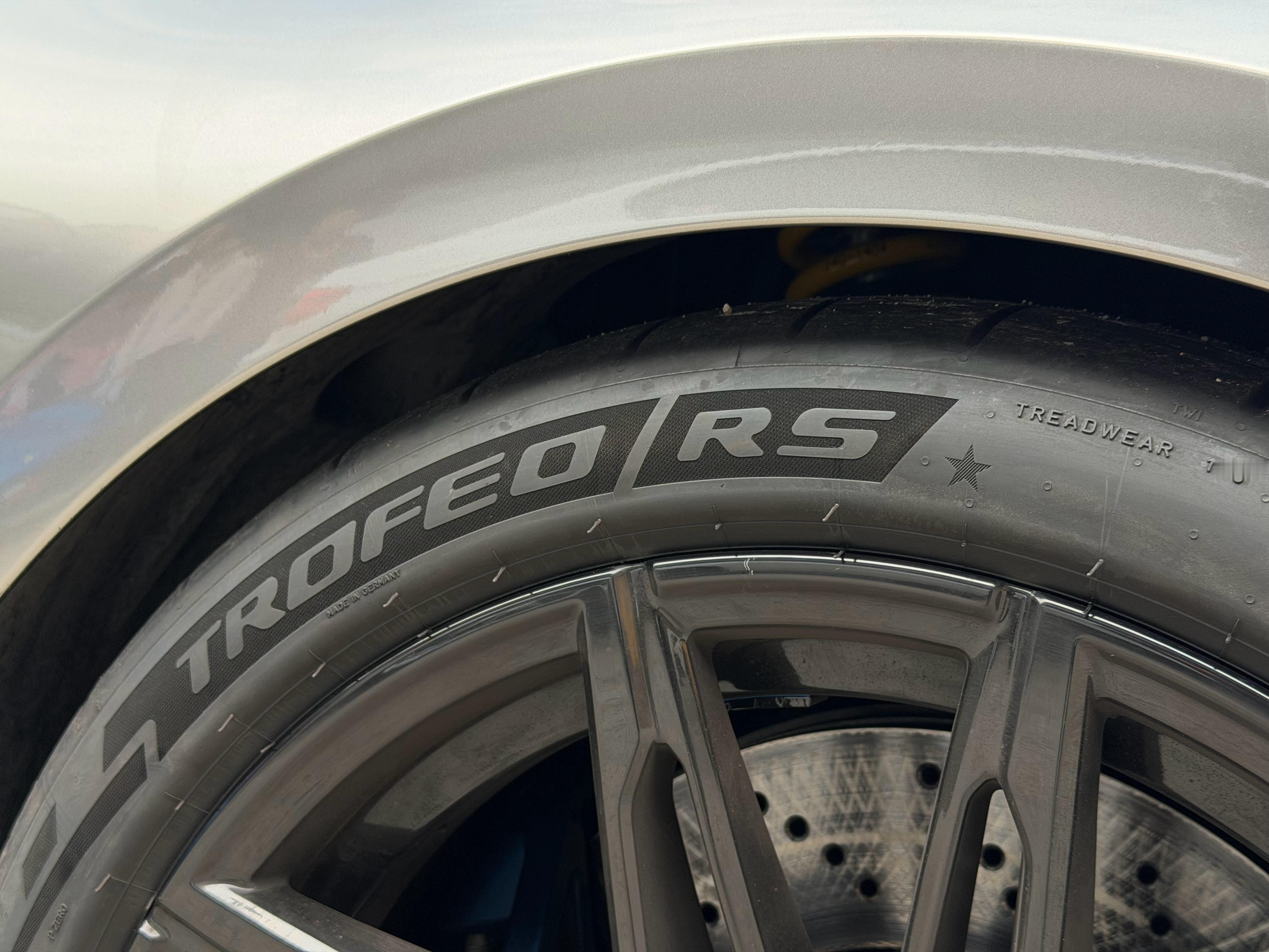 星标Trofeo RS，宝马M官方刷纽北用的胎  汽场全开