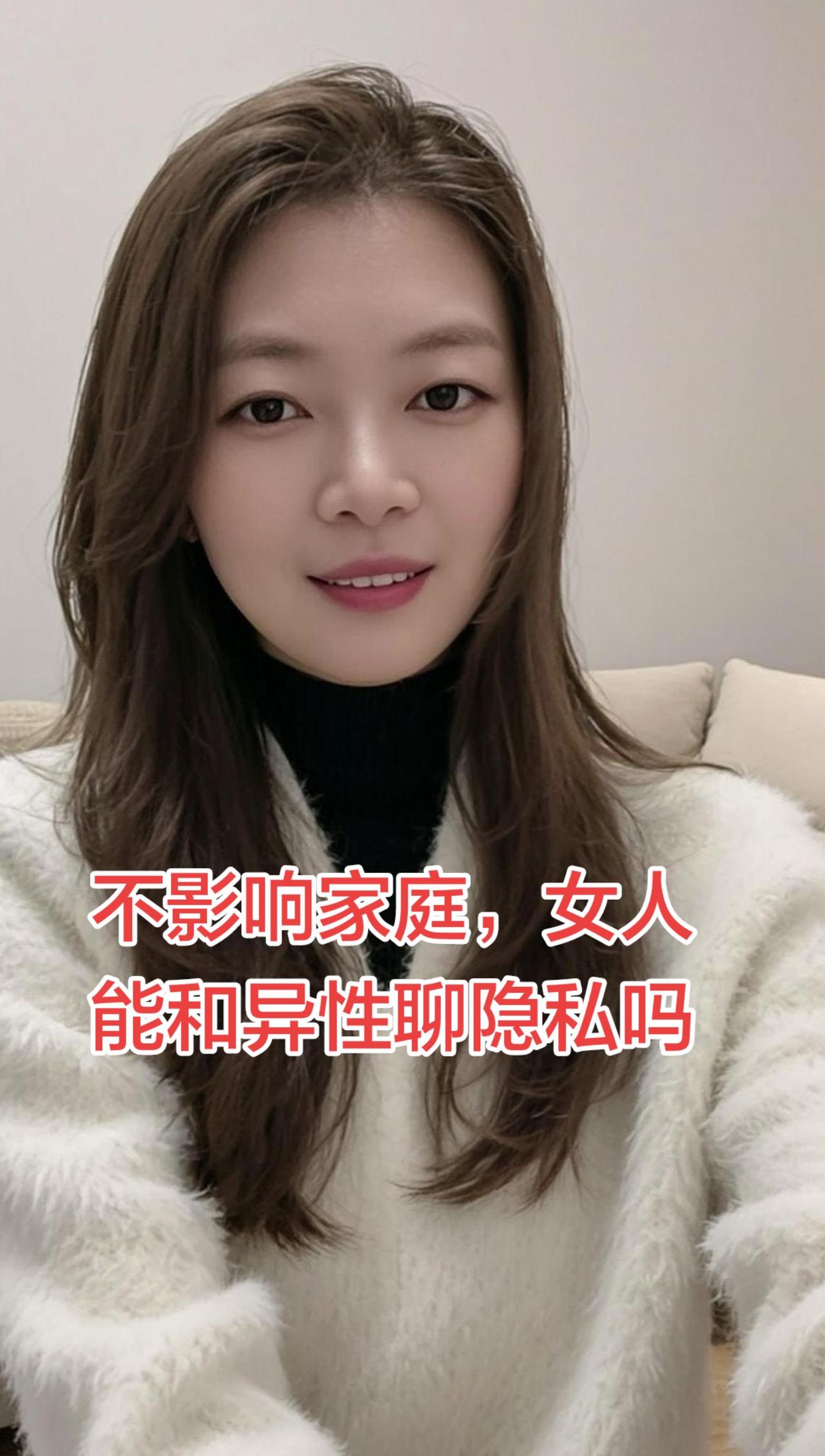 1、喜欢有身体接触
一旦喜欢上，就忍不住想碰碰他的手、胳膊啥的。身体接触能促进人
