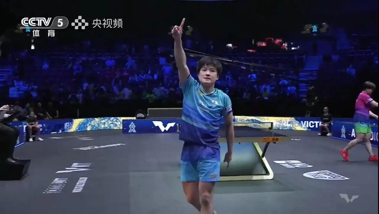 张本智和4比3松岛辉空本智和nb不解释 大比分2:3落后对手赛点局开局0:7落后