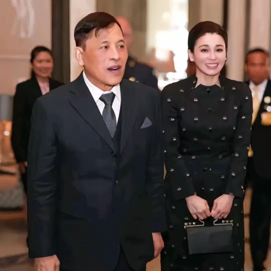 苏提达瑞典之行惊艳全场，无惧语言关亲当翻译，泰王身边的“最强辅助”