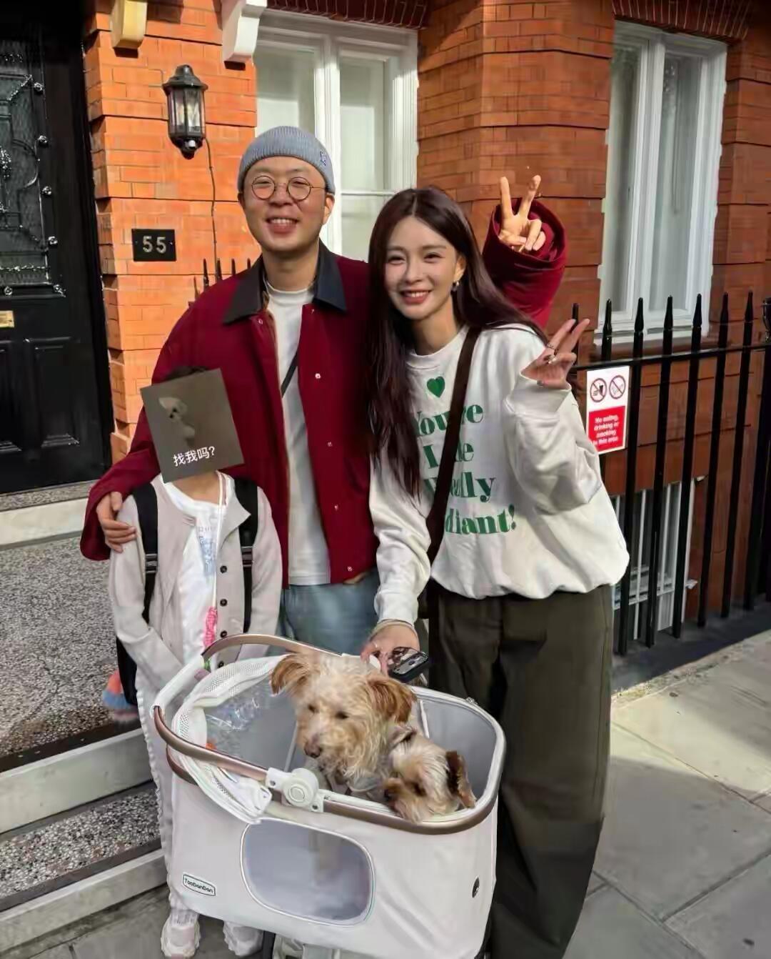 杜海涛和老婆沈梦辰现身英国伦敦街头，他们带着宠物狗外出逛街，看起来很开心！有钱人