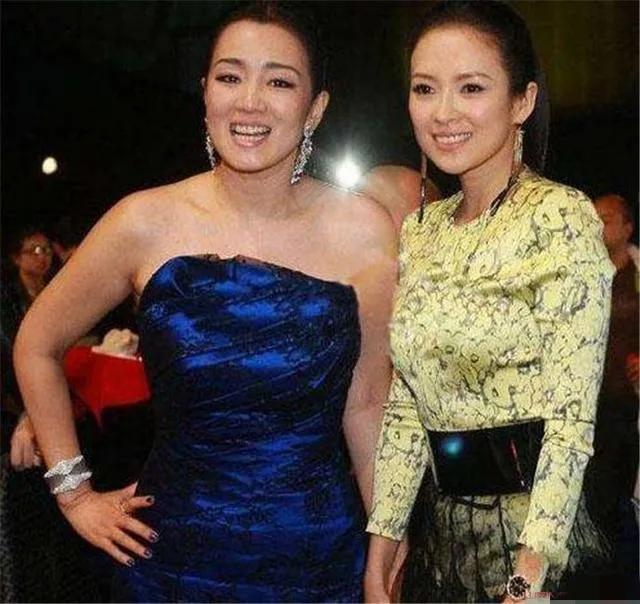 #章子怡和巩俐区别在哪里#①她们俩都是张艺谋捧红的人物，而且二人长得比较像，只是