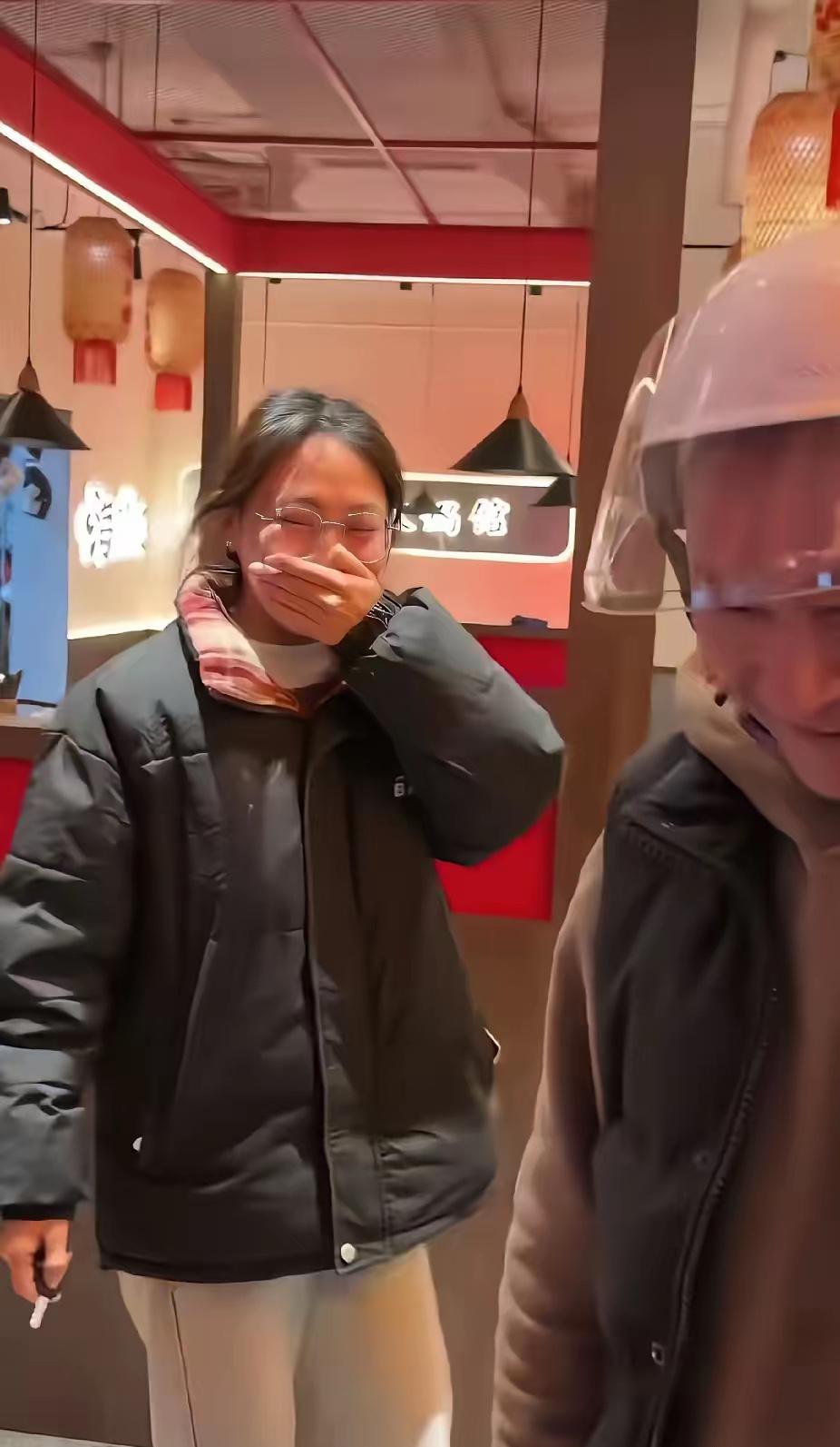 成事者，格局都很大。
四川省一位开火锅店的老板，生意很好，在闲下来的时间里，他翻