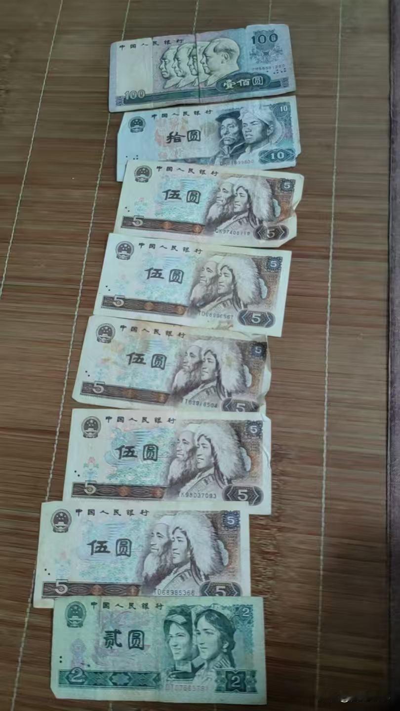 成年人的世界，存款就是生活的筹码。

有钱或许解决不了一切，但没钱却是寸步难行。