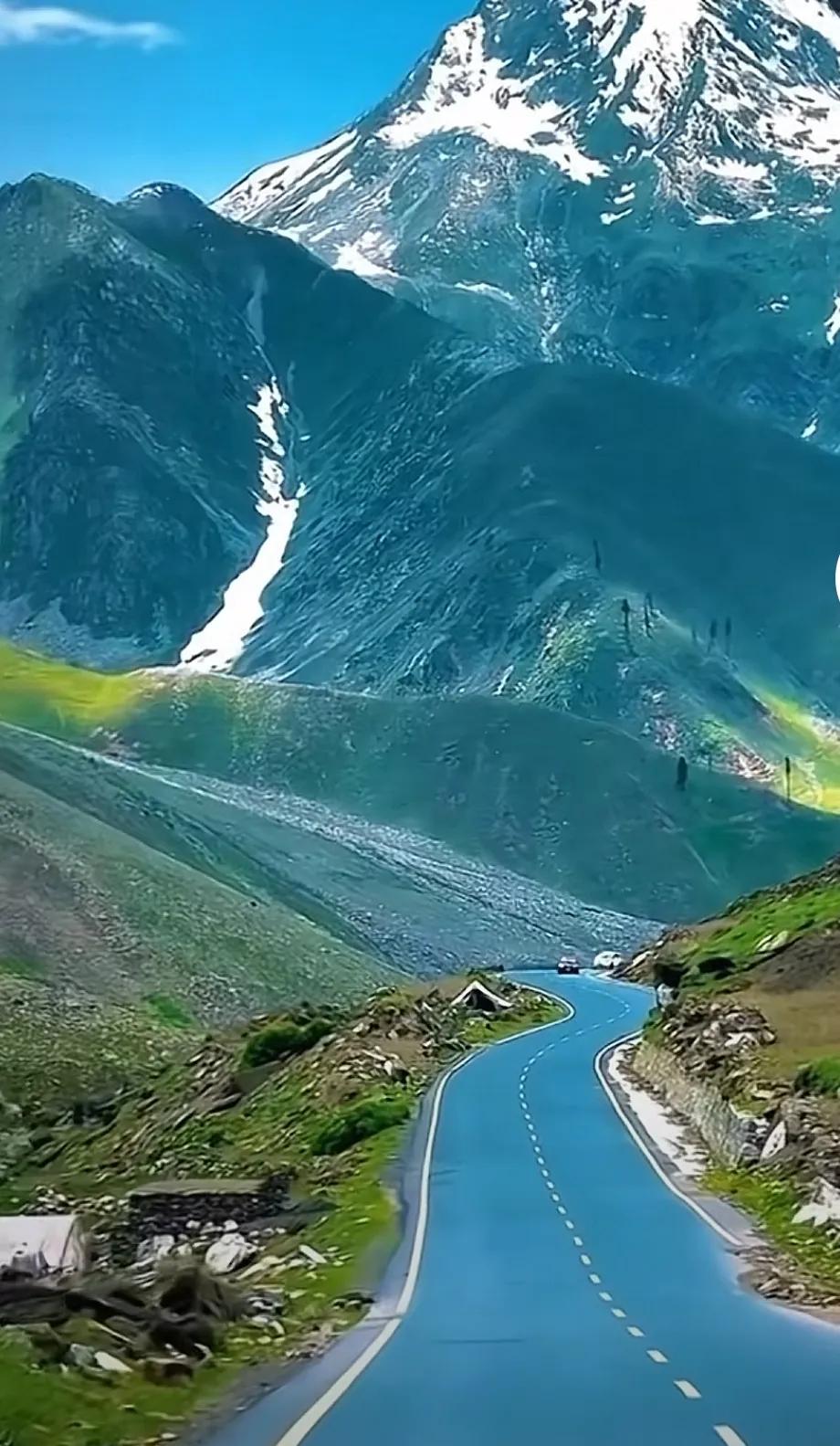 世上属于你的东西，
就两样。
一样是身体，
只要你无病无灾，
不痛不痒，
世界就