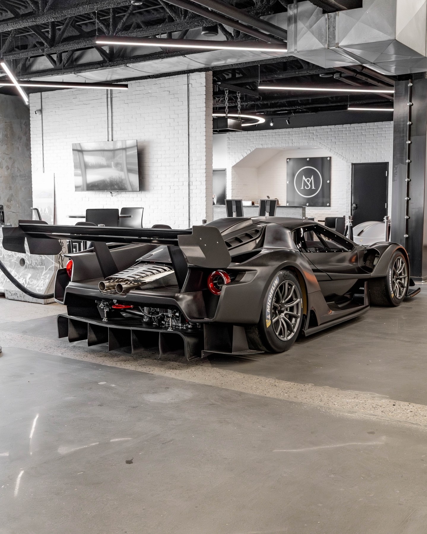 Car时尚[超话]  一个传奇遗产的终章 🏁2023款福特GT Mk IV，这