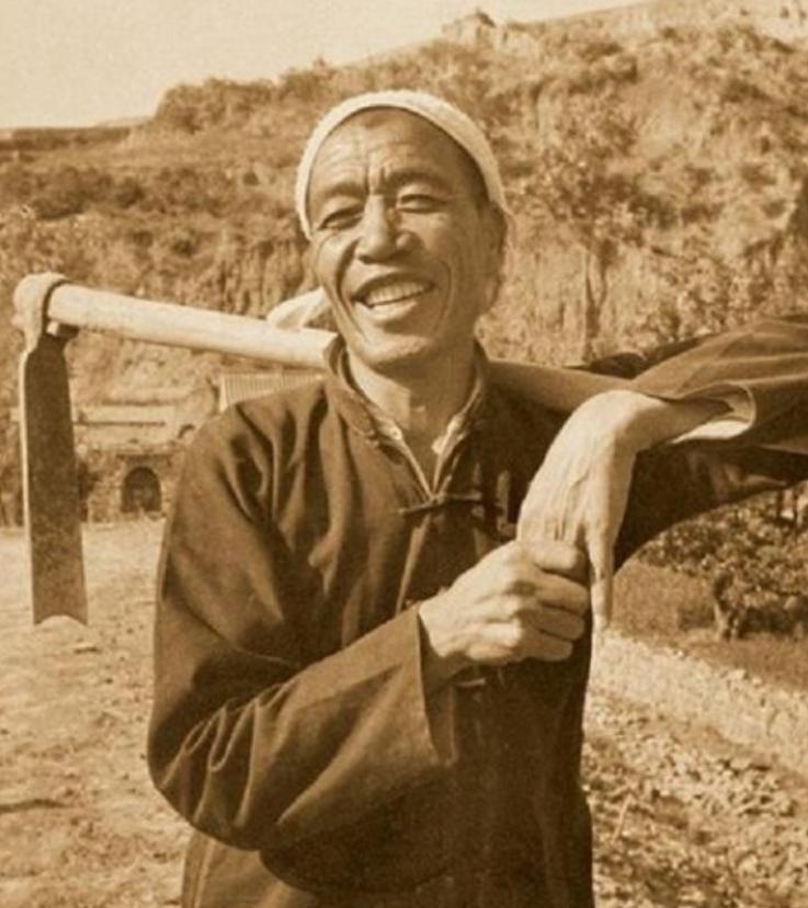 1980年，陈永贵辞去国务院副总理职位。临行前，向华国锋辞别，忍不住感叹：除了毛