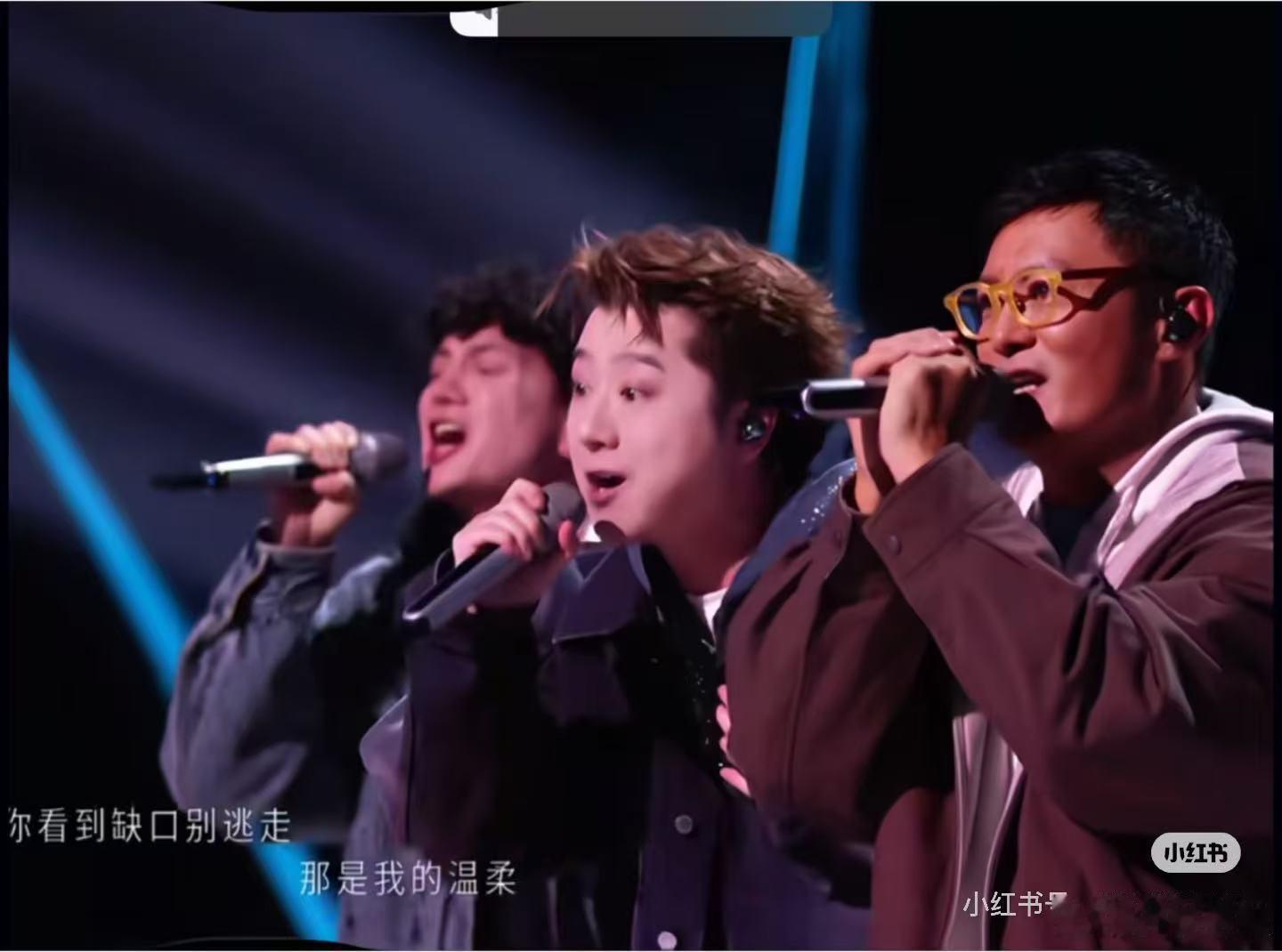 王传君设计的电影叙事镜头，艾热热热热热热热热热热热热热热热王传君听艾热唱歌的反应