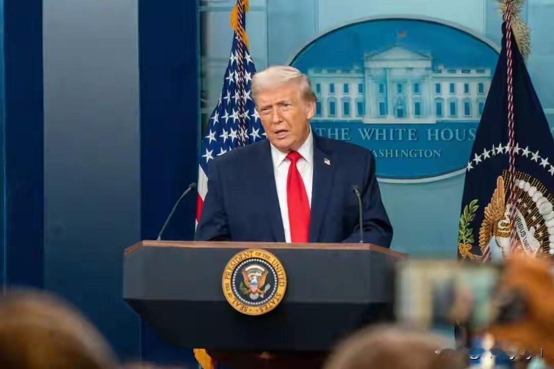 4月16日，MSNBC演播室。泰·科布说完一段话，主持人停顿了两秒，这沉默不是因