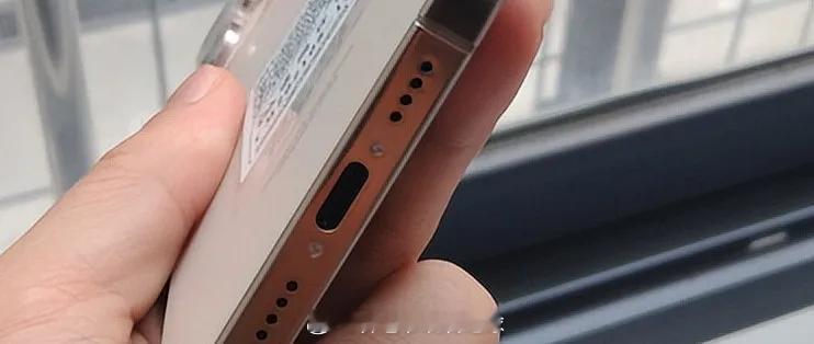 传闻苹果削减 iPhone 18 Pro 订单，很多人直接喊“卖不动”，但看数据