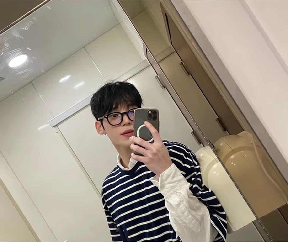 陈昱进[超话]  260825｜ins快拍更新 ​​​