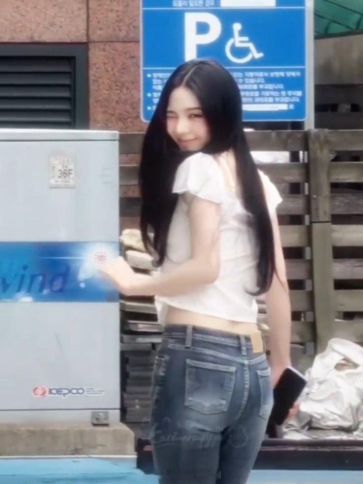 柳智敏终于练成不用张嘴也能wink的技能了，别太可爱了柳智敏学会了闭嘴wink