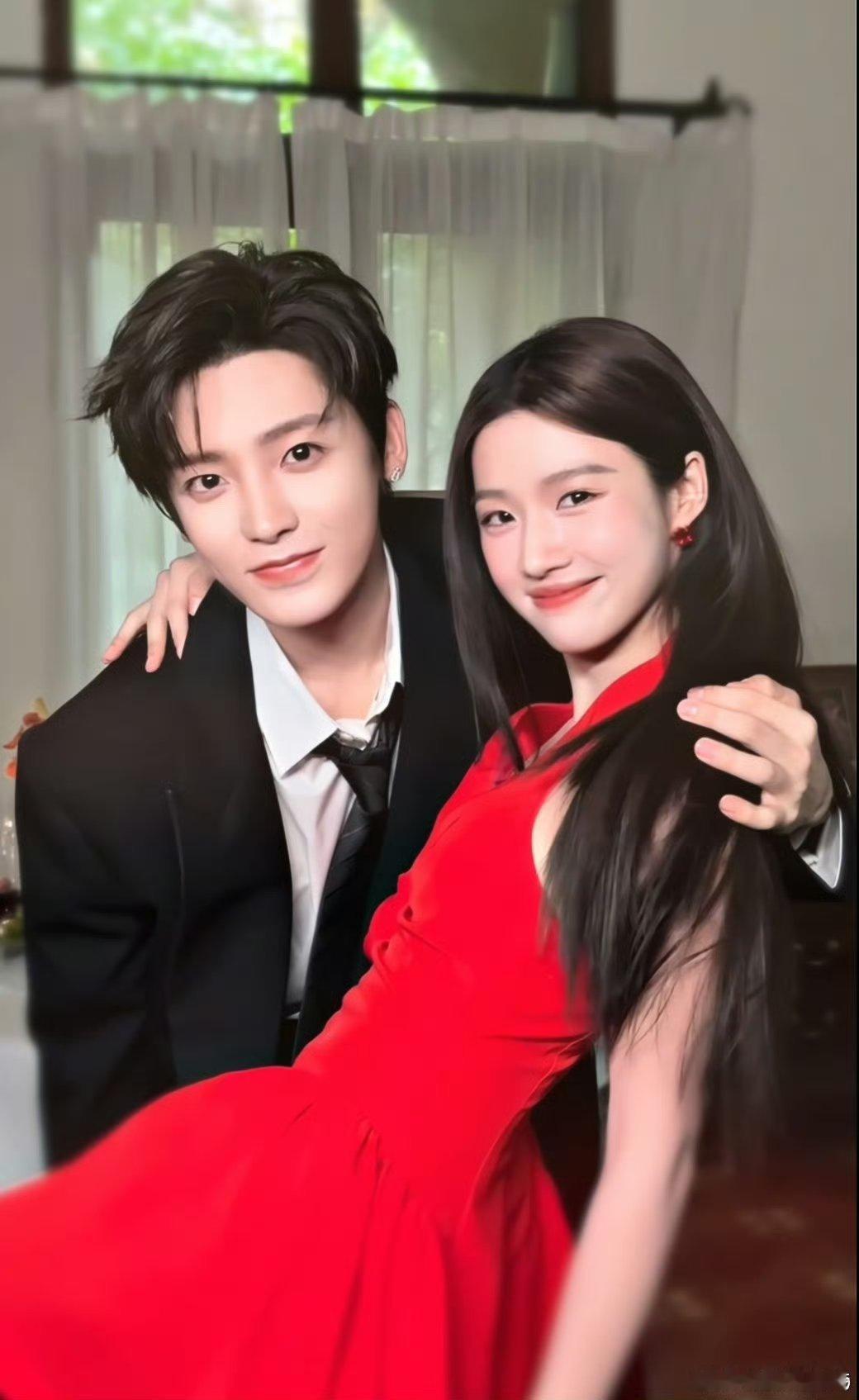 侯明昊卢昱晓 接二搭能不能来个导演递本子给侯明昊和卢昱晓二搭，搭个现代戏[捂嘴哭