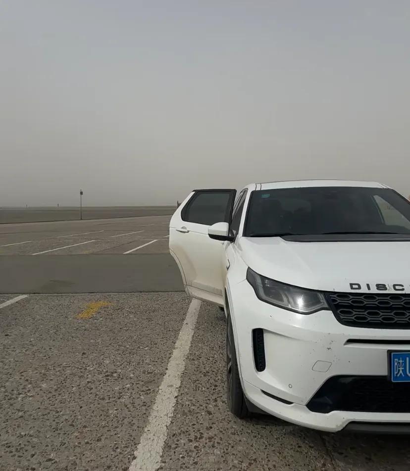 自驾西北结果发现油不够了
到了雅丹魔鬼城发现油不够回去了
最近的加油站160公里