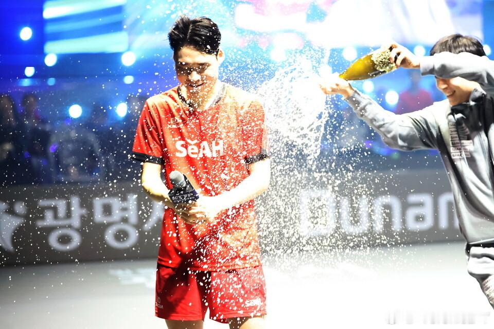 要让职业乒乓球联赛成功（省流:明年韩国的联赛要邀请外协选手参加 并且极力争取申裕