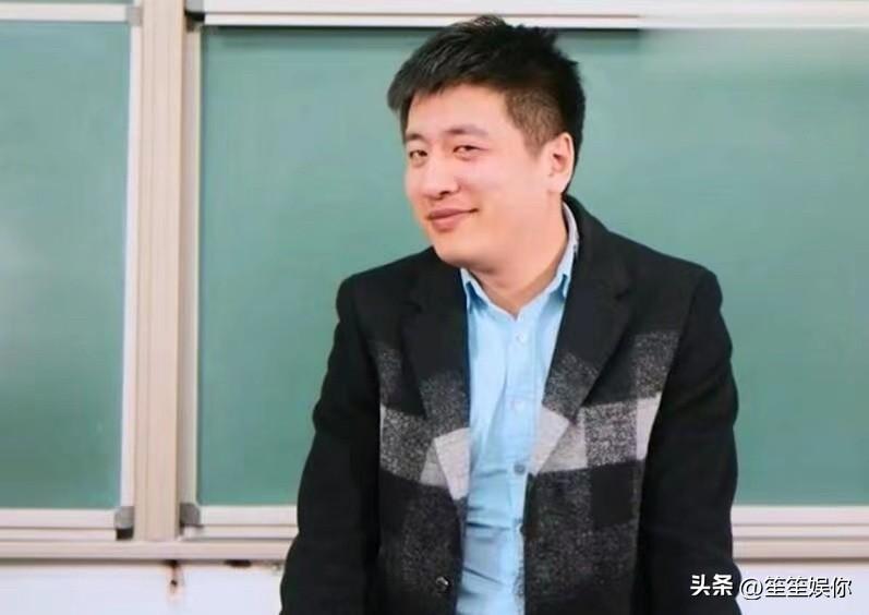 中国近20年真正配叫好老板的，就三个：海底捞张勇、胖东来于东来、峰学蔚来张雪峰。