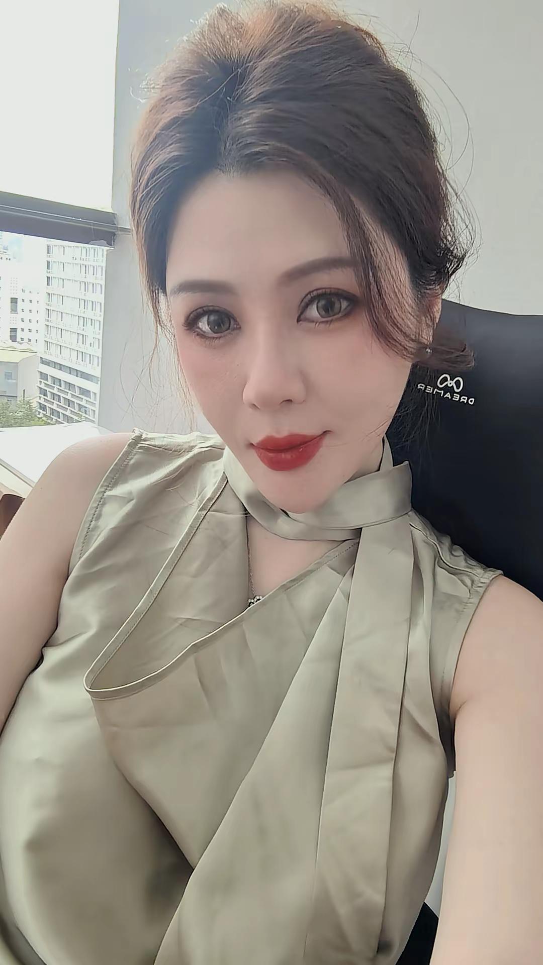 慢慢的我从自己身上找你的影子