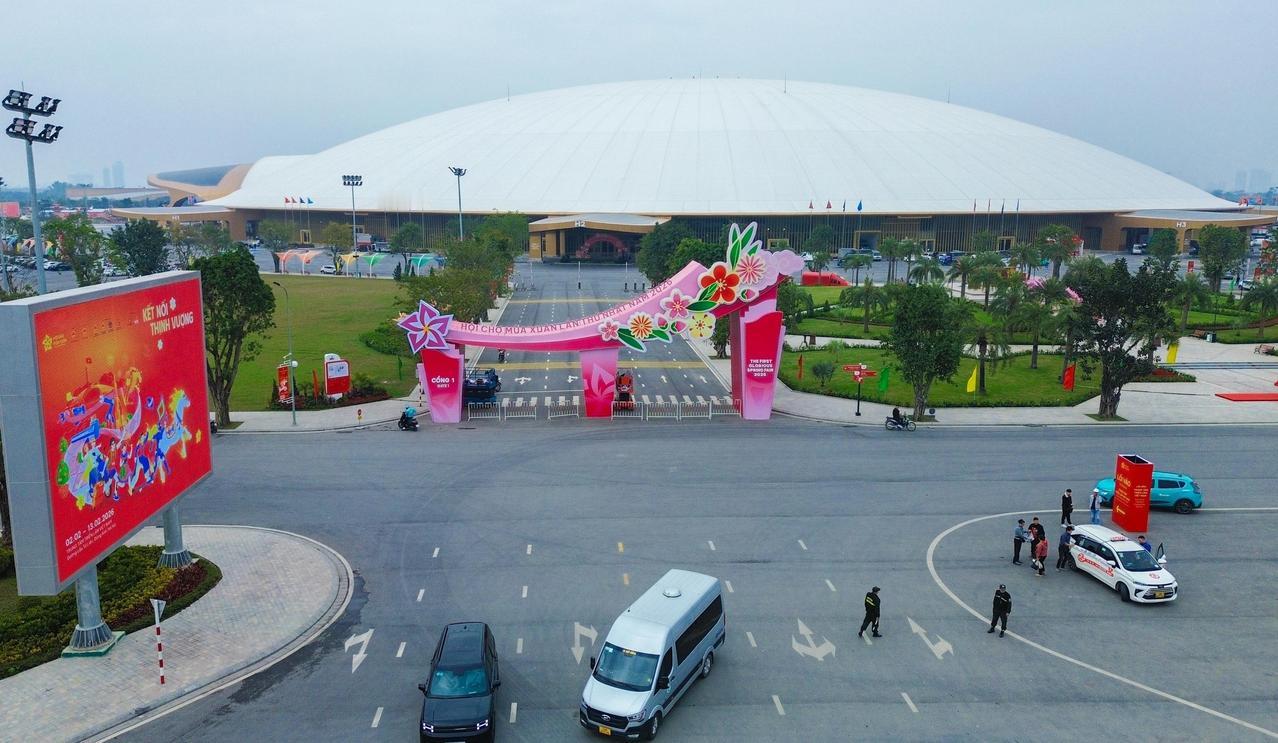 2月2日，越南首届春节博览会开幕，越南总理范明政出席活动。据悉，越南首届春节博览